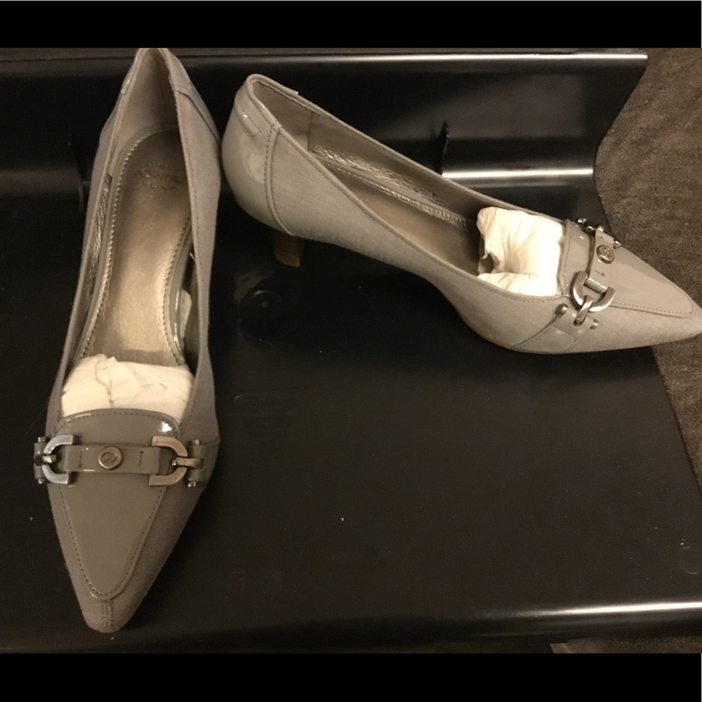 Low Heel Pump